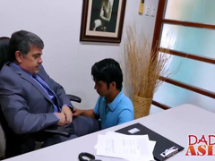 Office stud having sex with Jap twink